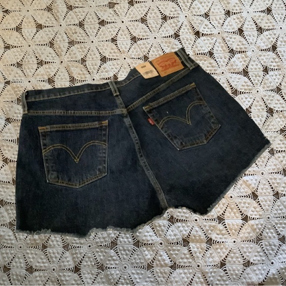 NWT Button Fly Levi’s 501 Denim Shorts - Picture 4 of 5